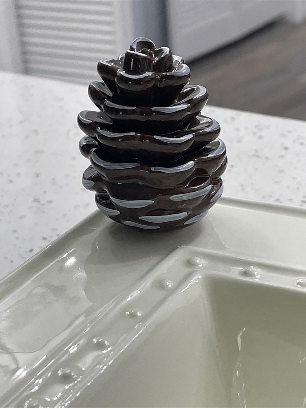 Nora Fleming Winter Pinecone